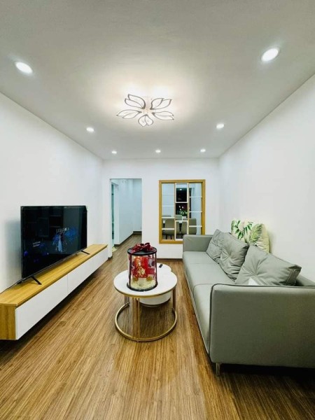 Bán căn hộ Bách Khoa, Hai Bà Trưng 85m, giá 2.85 tỷ.
