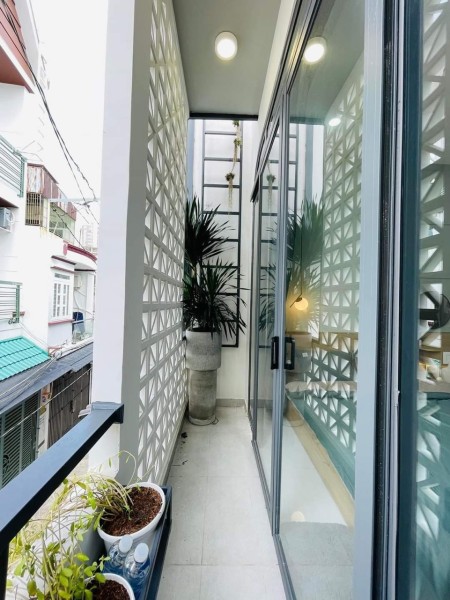 Nhà nhỏ Cao Thắng thích hợp cho GD trẻ. Dt 31m2 xây 1 trệt 1 lầu, hẻm oto giá chỉ 2 tỷ 200 trọn sổ