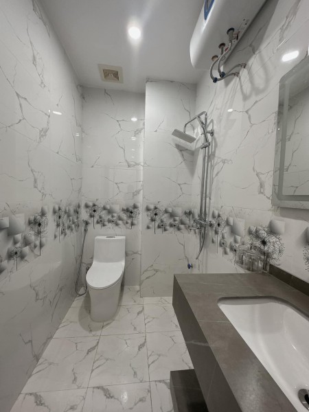 Tuyệt đỉnh an sinh, chỉ 4 tỷ - Nhà 5 tầng gần gần Aeon Long Biên