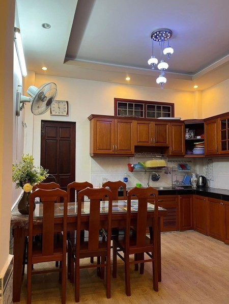 Bán nhà mới xây Hoàng Bật Đạt, Tân Bình, 4 tầng, HXH, chỉ 4 tỷ 9