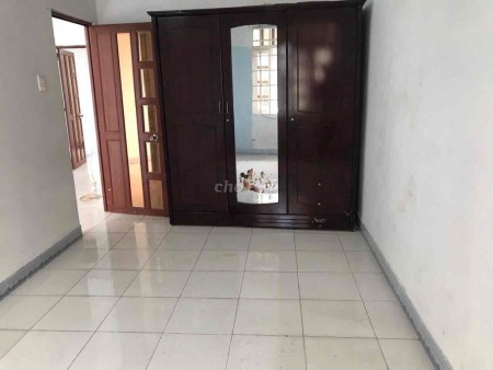 Nhà 1 trệt 1 lầu 2pn 3wc, hẻm xe tải thoáng mát. Gần ĐH Ngân Hàng, SPKT