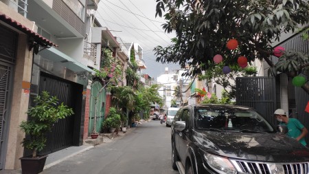 Nhà 3 tầng hẻm ô tô rộng, gần chung cư Sơn Kỳ, 4.3 tỷ