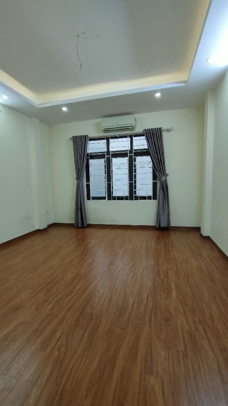 Bán nhà vị trí siêu đẹp nhà quận Ba Đình, Liễu Giai diện tích 39m2 giá chỉ 4,8 tỷ