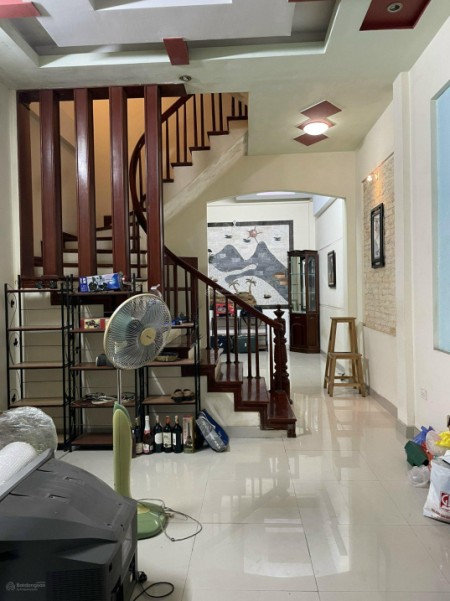 Bán nhà mặt ngõ đường Trương Định ba bước ra ô tô, siêu mới chỉ việc sách Vali vào ở