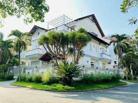 Cho thuê biệt thự đẹp 5pn, khu cảnh đồi, Phú Mỹ Hưng, Quận 7
