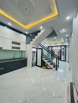 Nhà độc lập cách trung tâm Hành Chính Quận Kiến An chỉ vài trăm mét.