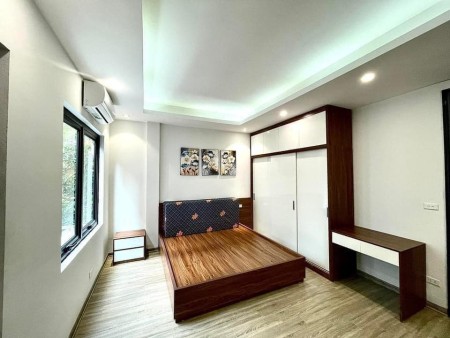 Bán nhanh nhà ngõ 82 Nguyễn Phúc Lai gần Hồ Hoàng Cầu, diện tích 45m2