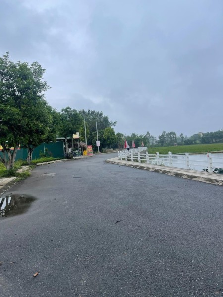 Bán gấp đất 200 m2 tại Xã Bình Yên - Thạch Thất - Hà Nội, giá tốt
