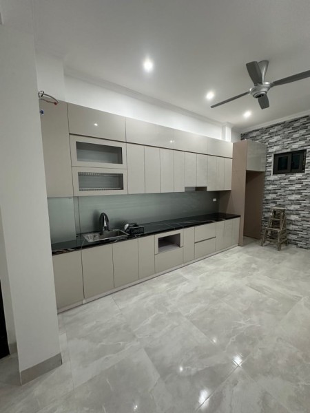 Bán nhà Tứ Liên, Nhà mới xây chỉ việc dọn về ở, 40m2, 5 tầng, 5,7tỷ
