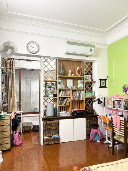Bán nhà Cầu Giấy diện tich 30M2 an ninh tốt, dân trí cao, đủ tiện ích