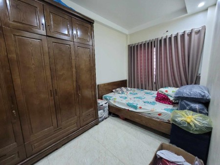 Bán nhà sát chợ lô góc thoáng Vạn Phúc, Hà