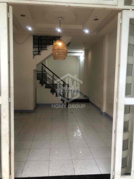 Nhà hẻm ba gác 1 trệt 1 lầu 2pn 2wc, sẵn 2 máy lạnh