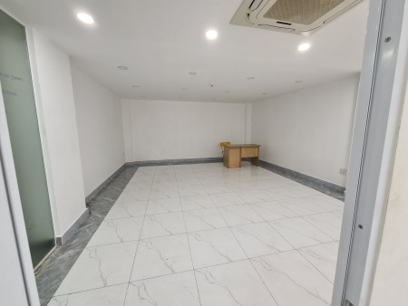 Văn phòng cho thuê đường Núi Thành, Tân Bình- 75m2 giá tốt