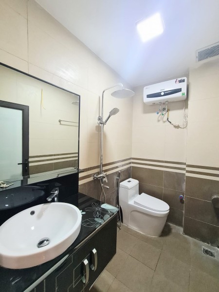 Bán nhà Xuân La, vài bước ra Hồ Tây, diện tích 50M2, mặt tiền 4.2M, nhỉnh 7 tỷ, LH: 0983739832.