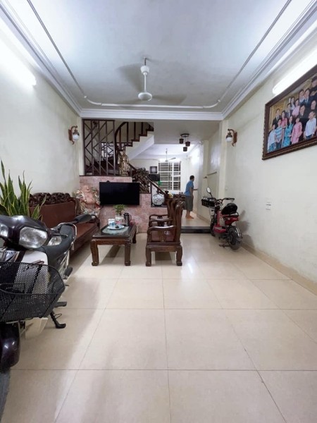 Chính chủ cần bán nhà tại Mỹ Đình, 5 tầng đẹp, có sổ đỏ, nhỉnh 6 tỷ