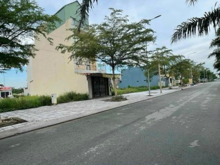 BÁN GẤP Lô Đất Xây Biệt Thự ( 200m2 ) nằm kdc ấp 5 phong phú bình chánh
