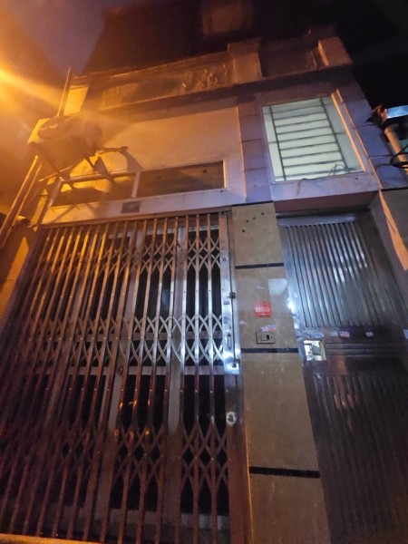 Bán nhà Kim Giang diện tích 35M, 5 tầng, mặt tiền 3,8M, ngõ thông ô tô đỗ cửa vào nhà giá 5,2 tỷ