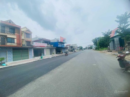 Bán lô góc duy nhất tại gần quốc lộ 21 sau đại học FPT, xây cho thuê đẹp, diện tích 240m2, 25tr/m2