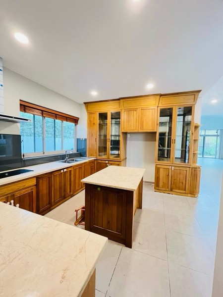 Cần bán biệt thự RIVIERA COVE ven sông, 501m2 1 trệt 2 lầu 5PN, Nội thất như hình, giá chỉ 52 tỷ TL