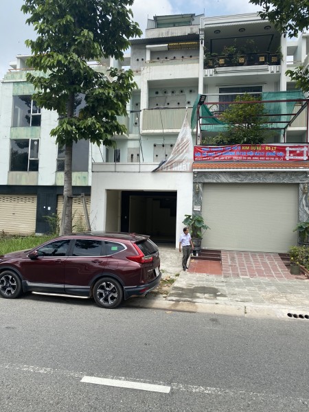 Chính chủ cần bán gấp căn nhà 150m2 MT đường Mỹ Phước Tân Vạn, Bình Dương
