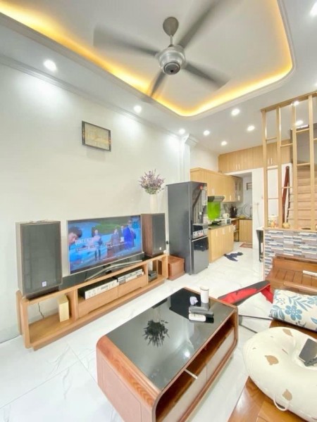 Bán nhà Nam Dư, hàng hiếm giá rẻ, 32m2, 4 tầng