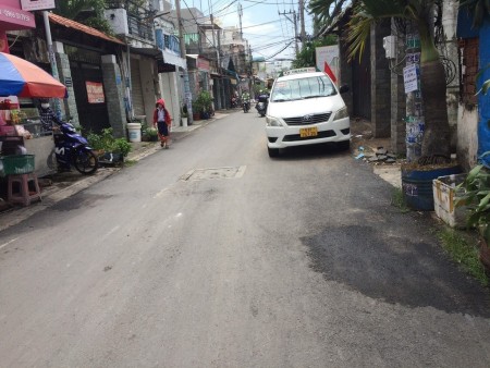 Bán nhà mặt tiền kinh doanh, hẻm rộng 8m, Đông Hưng Thuận, quận 12.