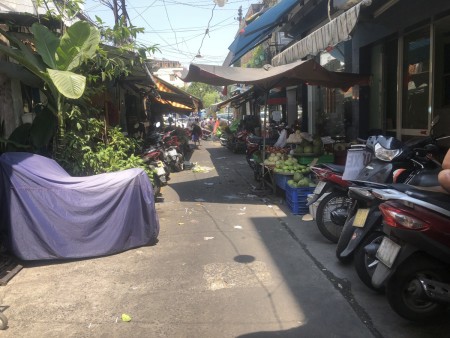 Cho thuê mặt bằng ngay chợ vườn chuối