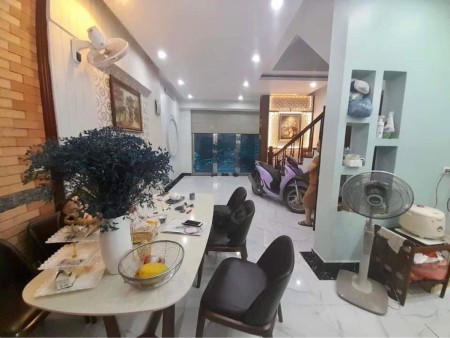 Nhà riêng phố Xa Đàn diện tích 72M2*6T, thang máy, ngõ thông gara oto KD được giá chỉ 14 tỷ.