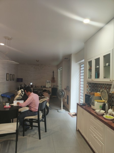 Vị trí trung tâm quận 12 giáp với Gò Vấp và Tân Bình, vị trí kinh doanh sầm uất