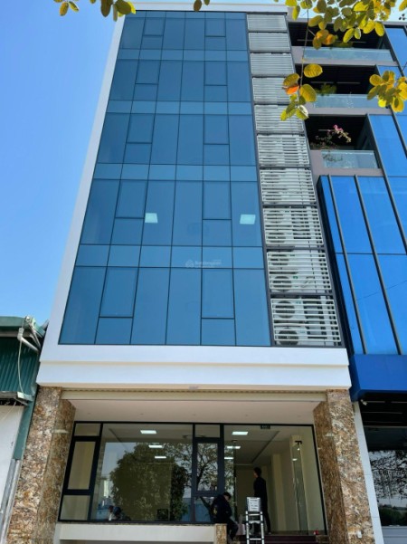 Cho thuê nhà mặt tiền 4 lầu đường Sư Vạn Hạnh, Phường 12, Quận 10, DTSD lên đến 350m2