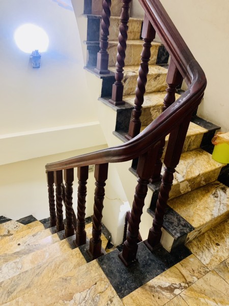 Ít nhà bán Đào Tấn rộng 57M2, 4 tầng ngõ rộng giá 7.79 tỷ