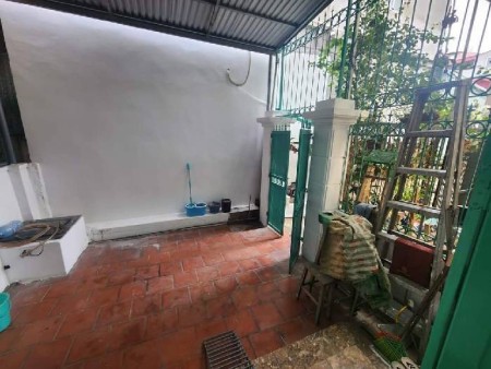 Bán nhà Tứ Liên, nhà dân xây còn mới, oto đỗ cổng, 75m2, 7.4 tỷ