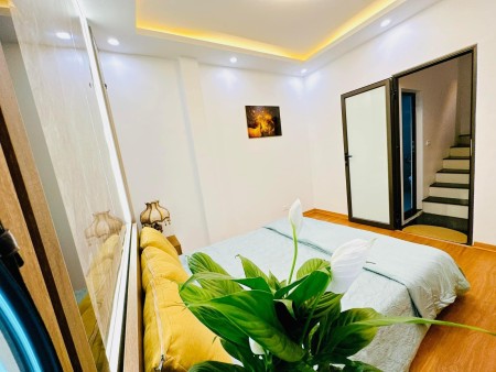 Nguyễn Chính - Nhà mới ở luôn, dân xây, gần ô tô - 2 thoáng trước sau