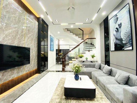 Bán nhà Tam Trinh, ô tô đỗ cửa, nhà mới ở luôn, diện tích 45m giá 4.x tỷ