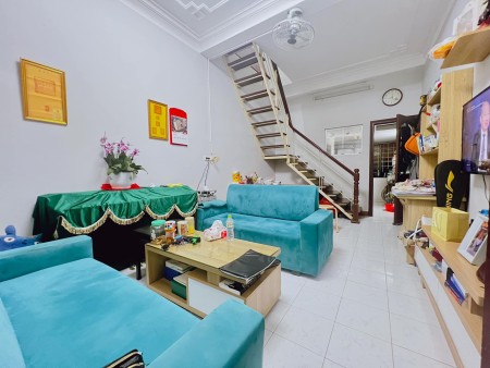 Nhỉnh 2 tỷ hộ khẩu Hoàn Kiếm - Căn hộ duplex tập thể Quận ủy Hoàn Kiếm, 80m2 sử dụng