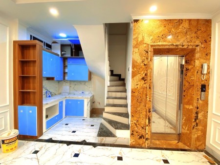 Bán nhà Khương Đình, Thanh Xuân, diện tích 40MX6, MT 4.8M, nhỉnh 6 tỷ, thang máy, 2 thoáng