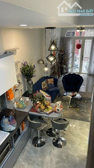 Bán nhà phố Kim Hoa, vỉa hè, kinh doanh, nội thất đẹp, diện tích 40Mx5T, nhỉnh 9 tỷ