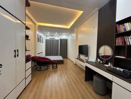 Cần bán nhà Ngũ Nhạc Hoàng Mại diện tích 35m2, 5 tầng, 5.2 tỷ.