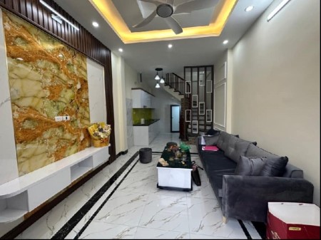 Nhà đẹp ở luôn, trước nhà rộng 4M, hai thoáng, ô tô sát nhà