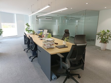 BQL cho thuê văn phòng chuyên nghiệp tầng 2 Xuân Phong bulding Kim Mã, 24TR/90M