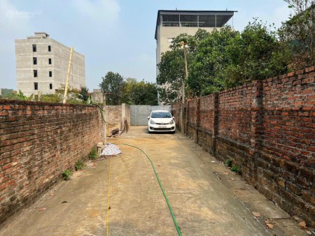 Nhà em có 1 suất ngoại giao rẻ hơn 200tr. Lô góc 2 mặt tiền. Đất đối diện cổng trường ĐH Quốc Gia