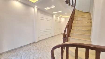 Bán nhà Bằng Liệt, Hoàng Mai, diện tích 36m2, 5 tầng