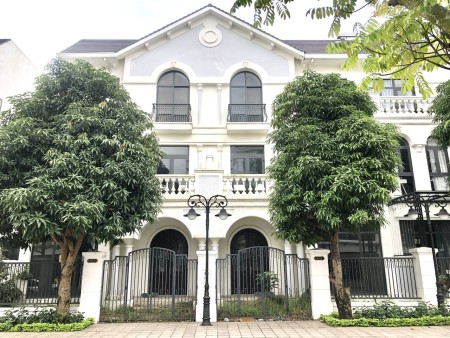 Liền kề Sao Biển xây 70m2/sàn, đường thông gần Biển, giá 1x tỷ Vin Gia Lâm (0985941715)