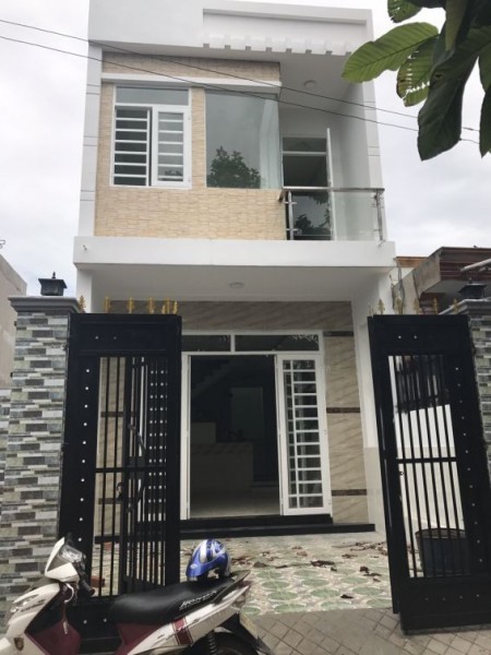 Bán nhà ngay gần chợ Hưng Long Bình Chánh, giá 780tr, shr chính chủ