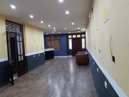 Cho thuê tầng 3, nhà số 03, phố Dương Quảng Hàm, Cầu Giấy, Hà Nội.