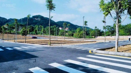 DT 65m2, đường 24m, mặt phố Tân Xã, Thạch Thất, Hà Nội