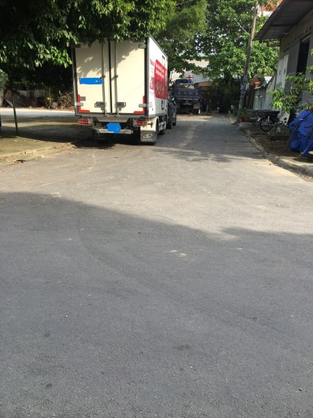 Bán nhà mới, giá 7.5 tỷ, 2 mặt tiền, đường xe tải lớn tránh nhau, có lề đường trước nhà