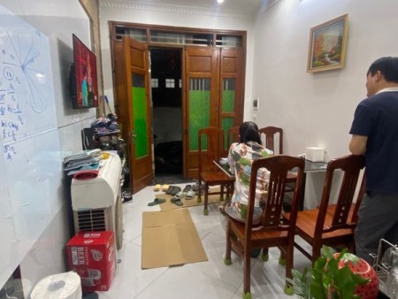 Bán nhanh nhà ngõ 30 Phan Đình Giót - Nhà đẹp ở ngay 5 tầng mt 3.7 m giá 3.49x tỷ full đồ