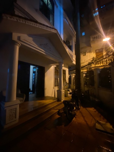 Bán nhà phố Pháo Đài Láng, ô tô, lô góc, MT rộng, 2 thoáng vĩnh viễn, 120Mx5T, chỉ 30 tỷ