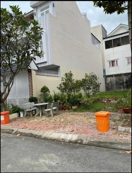 Cực đẹp lô đất giá 1Ty599 thuộc KDC ấp 5, Bình Chánh, TP HCM. LH: 0399995298